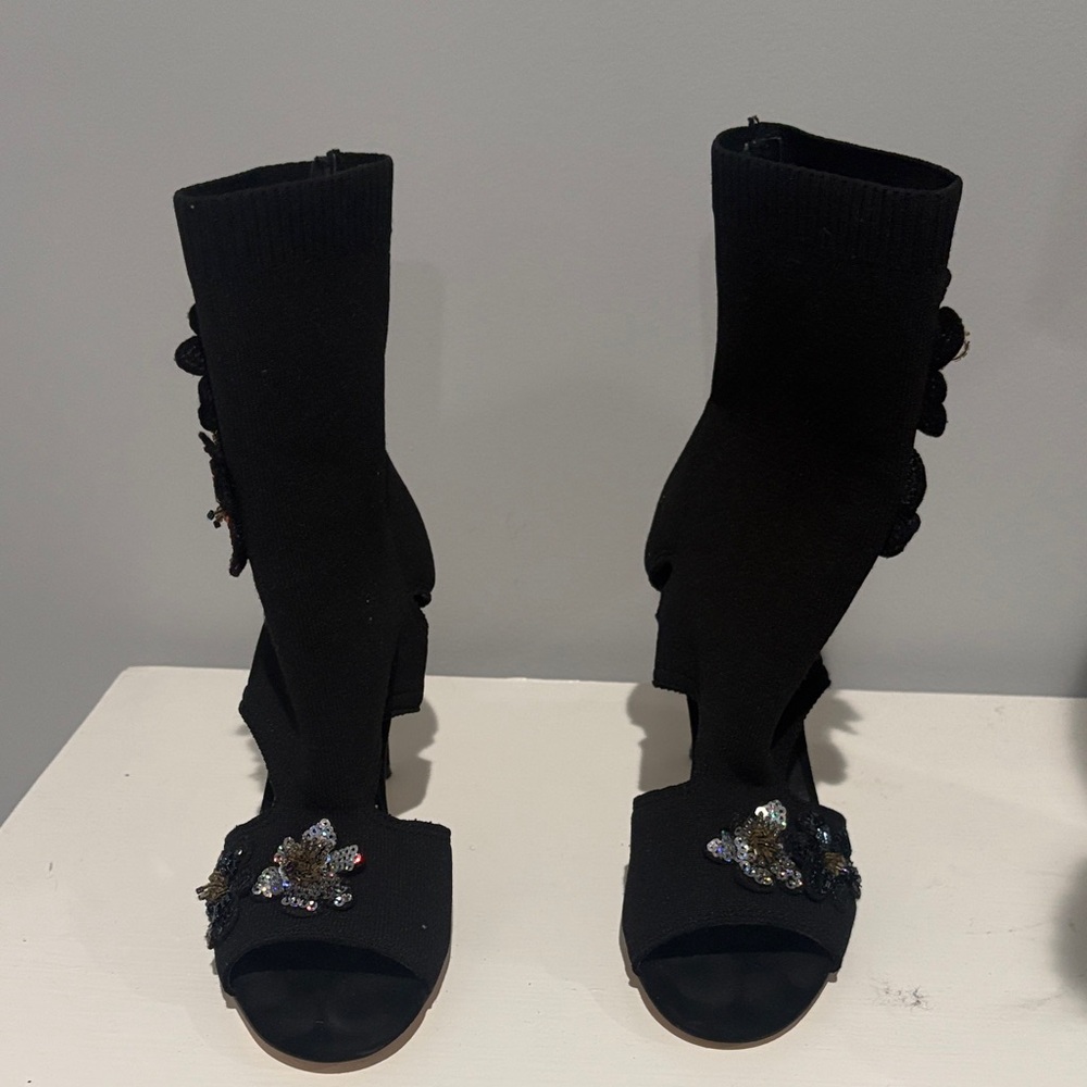 Zara Black Heels with Colorful Floral Accents - Picture 2 of 5